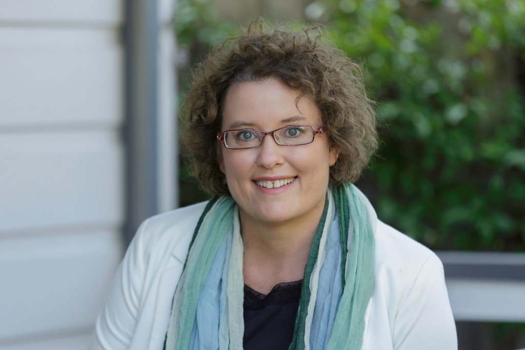 Elizabeth Foster author