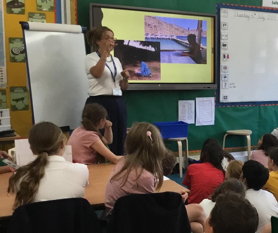 Lexi Rees discussing her author life, writing and inspiration to a primary school class